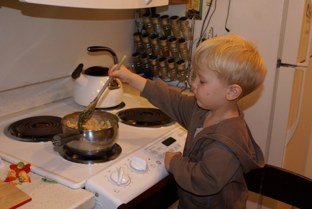 Arlo helps with mac'n'cheese Arlo helps with mac'n'cheese.