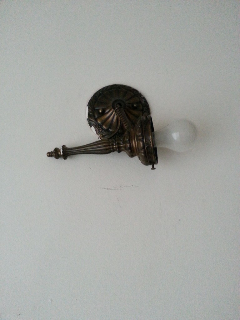 vs-before-fireplace-light